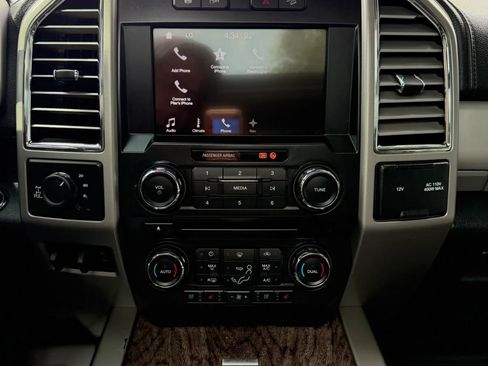 Used 2017 Ford F250 Lariat w/ Lariat Ultimate Package AWD/4WD image 14