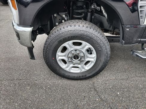 New 2026 Ford F250 XLT w/ FX4 Off-Road Package image 15