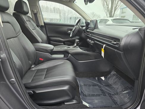 Used 2024 Honda HR-V EX-L image 11