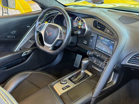 Used 2018 Chevrolet Corvette Stingray Convertible RWD image 31