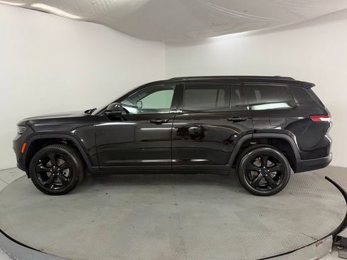 Used 2023 Jeep Grand Cherokee L Laredo AWD/4WD image 4