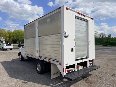 Used 2013 Ford E-450 and Econoline 450 Super Duty w/ PWR Locks & Windows Group RWD image 4