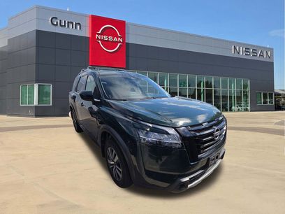 Certified 2023 Nissan Pathfinder SL w/ Black Appearance Package