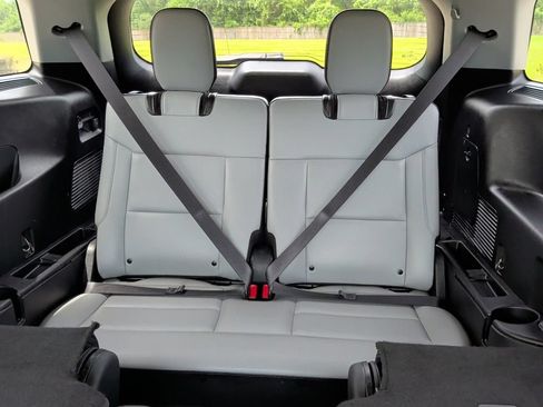 Used 2021 Ford Explorer XLT w/ Equipment Group 202A RWD image 39