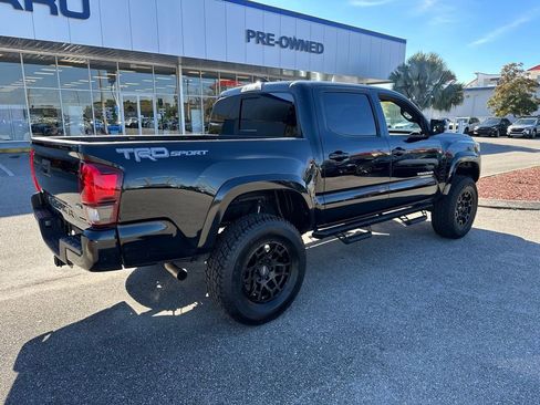 Used 2019 Toyota Tacoma TRD Sport image 3