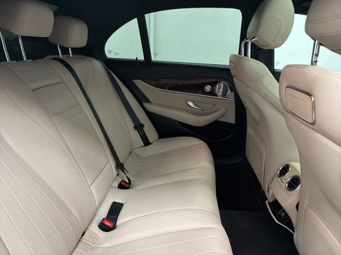 Used 2018 Mercedes-Benz E 300 image 27