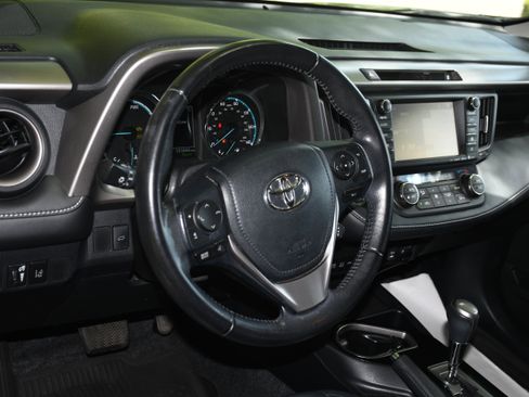 Used 2016 Toyota RAV4 Limited image 9