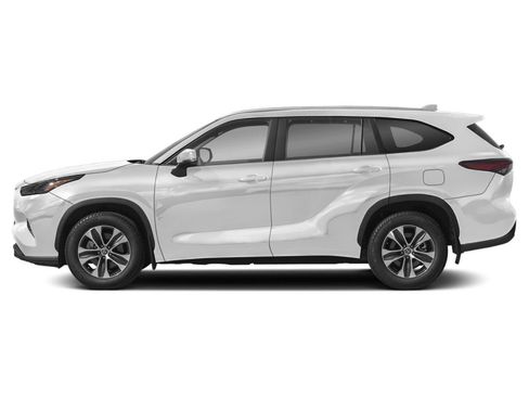 Used 2024 Toyota Highlander XLE image 1