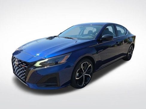 Used 2024 Nissan Altima 2.5 SR FWD image 9