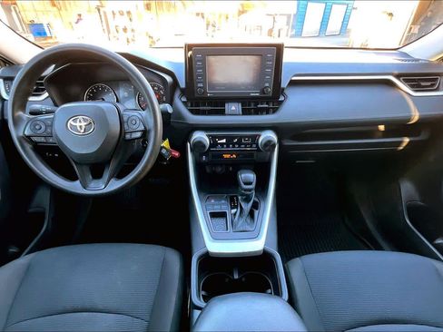 Used 2022 Toyota RAV4 LE image 15