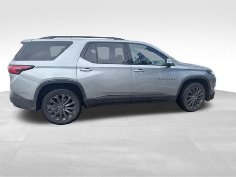 Used 2023 Chevrolet Traverse RS w/ LPO, Floor Liner Package image 7