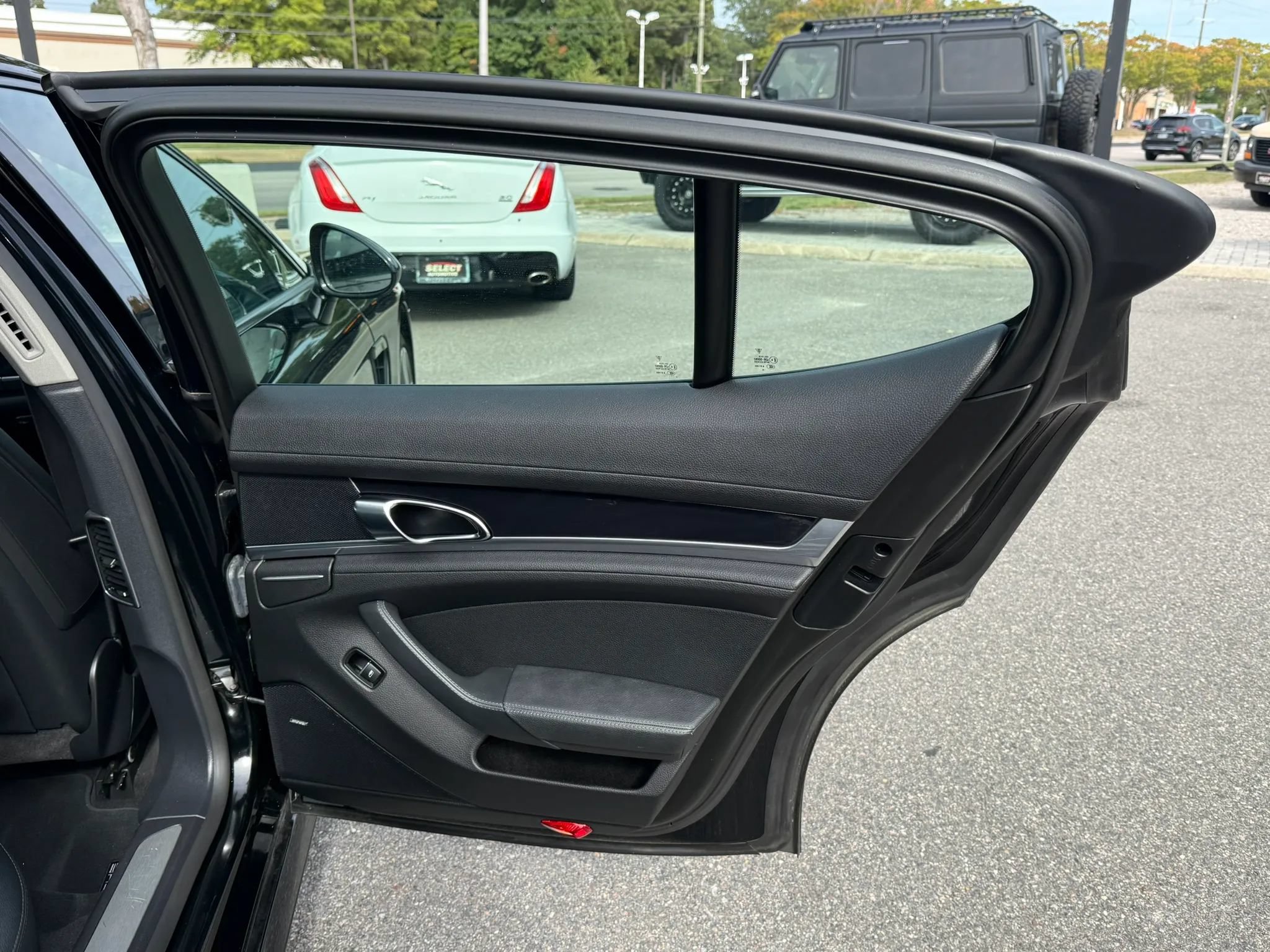 Used 2015 Porsche Panamera 4 AWD/4WD image 22