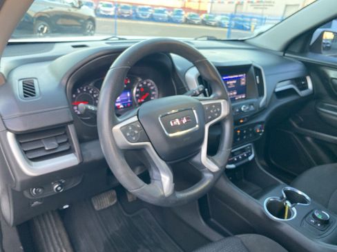 Used 2022 GMC Terrain SLE w/ Elevation Edition image 28