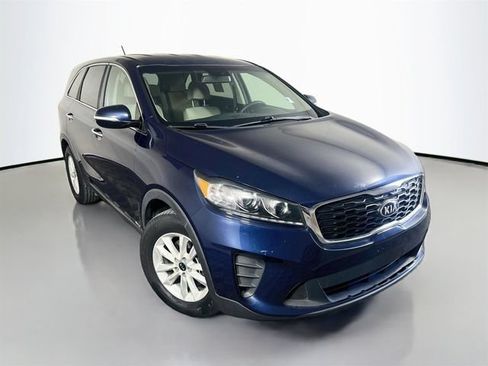 Used 2019 Kia Sorento AWD V6 image 2