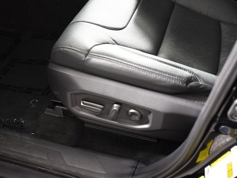 Used 2024 Toyota Tundra Limited AWD/4WD image 16