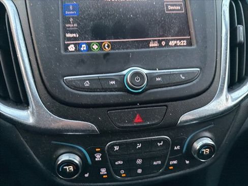 Used 2020 Chevrolet Equinox LT image 52