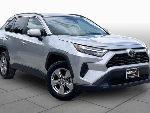 Used 2024 Toyota RAV4 XLE FWD image 3