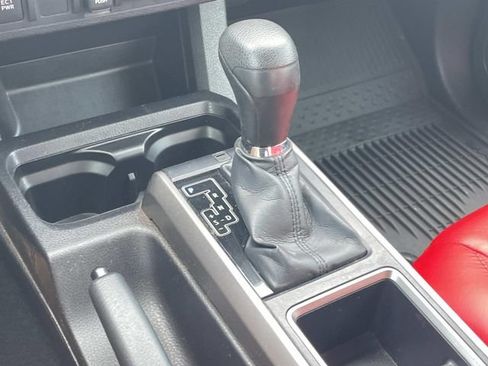Used 2022 Toyota Tacoma SR5 w/ Technology Package RWD image 16