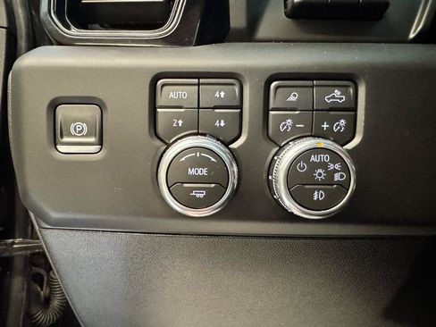 Used 2026 GMC Sierra 3500 AT4 w/ AT4 Premium Plus Package AWD/4WD image 13