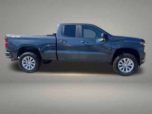 Used 2019 Chevrolet Silverado 1500 Custom w/ Custom Value Package AWD/4WD image 6