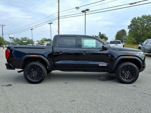 New 2026 GMC Canyon Elevation w/ Convenience Package image 3