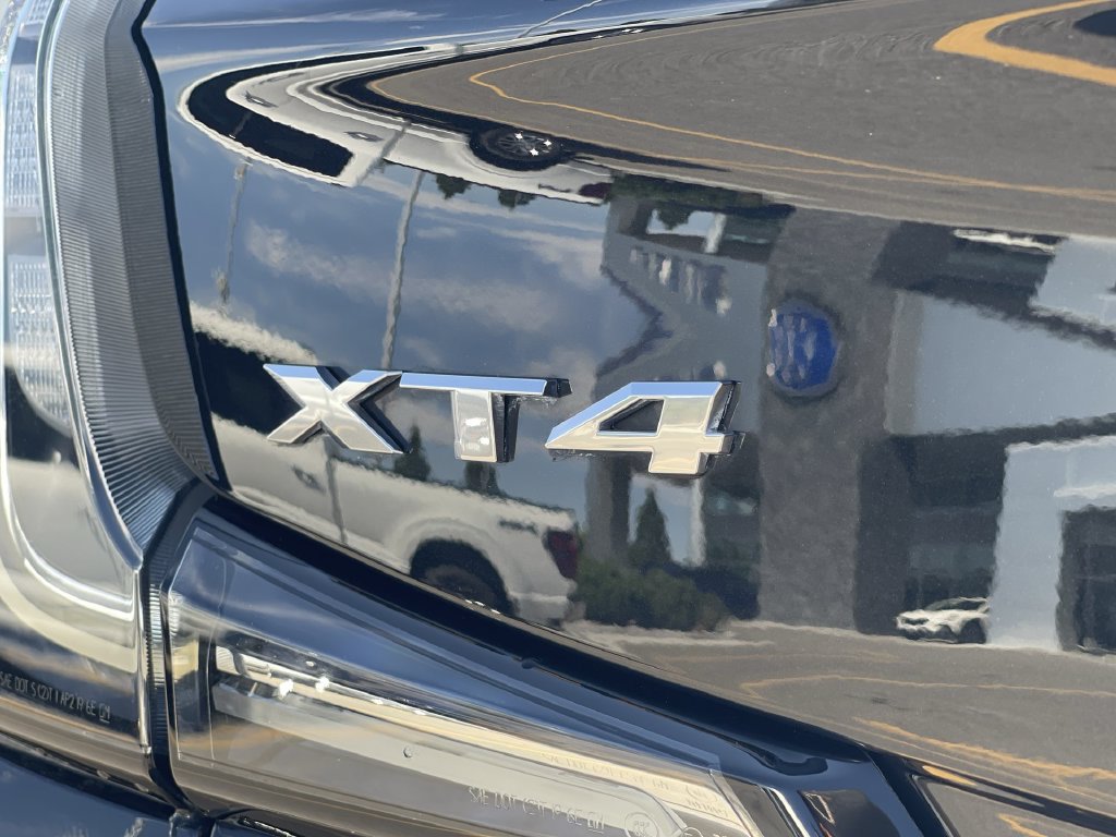 Used 2024 Cadillac XT4 Sport AWD/4WD image 7