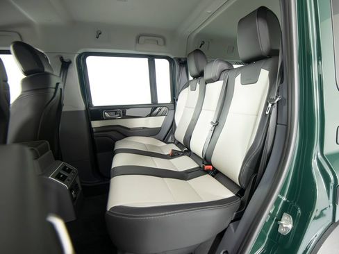 Used 2024 INEOS Grenadier Station Wagon AWD/4WD image 35