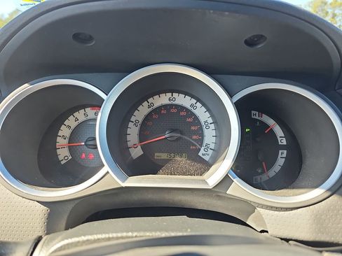 Used 2015 Toyota Tacoma Base image 23