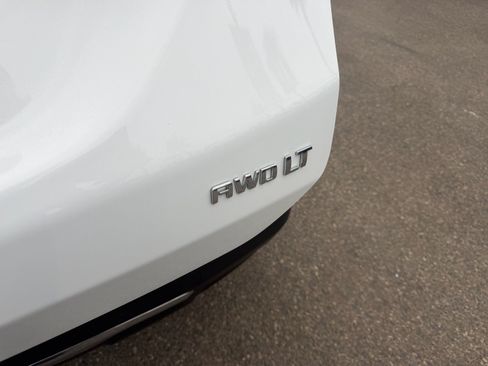 Used 2024 Chevrolet Equinox LT AWD/4WD image 9