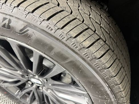 Used 2026 Cadillac Escalade Platinum Sport w/ LPO, Floor Liner Package AWD/4WD image 17