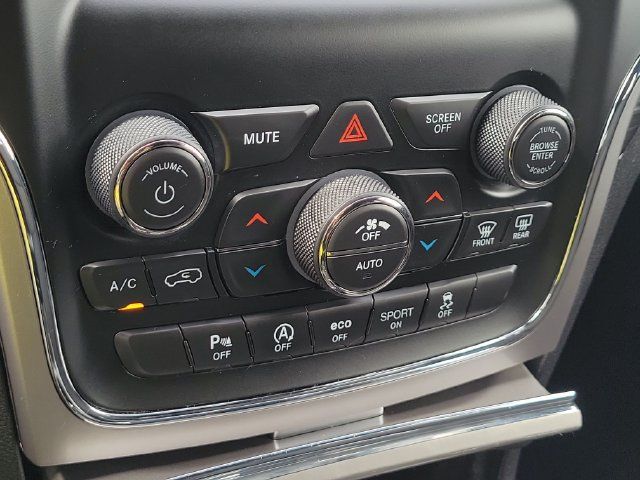 Used 2020 Jeep Grand Cherokee Laredo AWD/4WD image 29