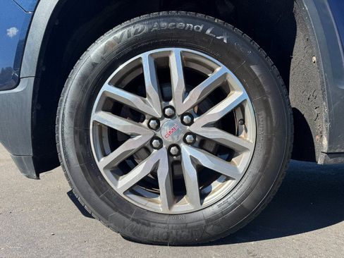 Used 2017 GMC Acadia SLE AWD/4WD image 13