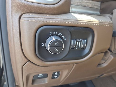 Used 2019 RAM 1500 Limited RWD image 31