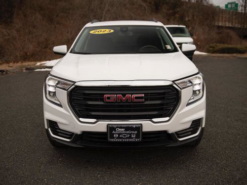 Used 2023 GMC Terrain SLE w/ Driver Convenience Package image 19