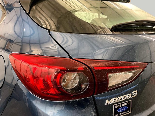 Used 2018 MAZDA MAZDA3 Touring FWD image 28