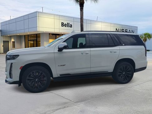 Used 2023 Cadillac Escalade V w/ LPO, ONYX Package AWD/4WD image 2