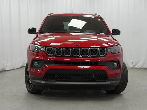 Used 2025 Jeep Compass Latitude w/ Altitude Special Edition image 8