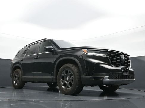 Used 2025 Honda Pilot TrailSport image 26
