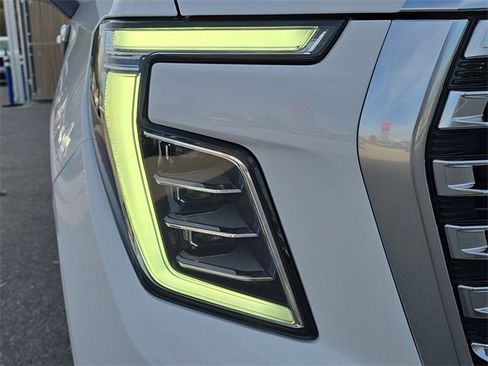 New 2026 GMC Yukon Denali w/ Sun & Power Step Package image 11