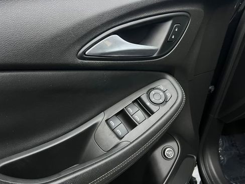 Used 2020 Buick Encore GX Select image 11