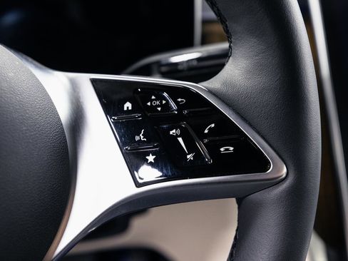 Used 2024 Mercedes-Benz GLC 300 GLC 300 w/ Driver Assistance Package image 13