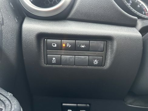 Used 2022 Nissan Versa S image 18