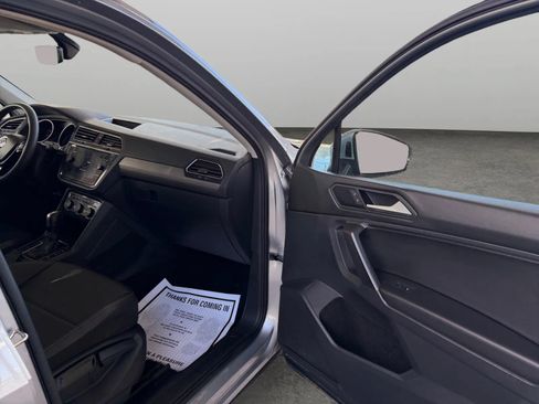 Used 2021 Volkswagen Tiguan SE AWD/4WD image 19