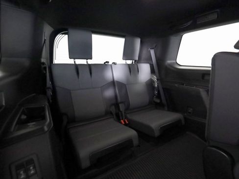 Used 2025 Lexus GX 550 550 Luxury image 15