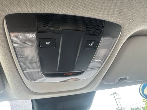 Used 2025 Kia Seltos LX AWD/4WD image 15