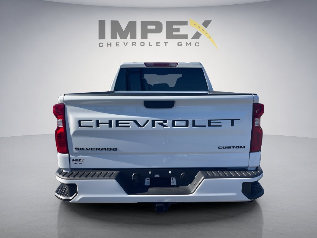Used 2025 Chevrolet Silverado 1500 Custom w/ Turbomax Blackout Package AWD/4WD image 5