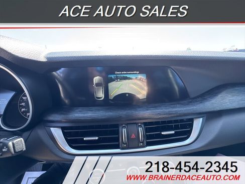 Used 2019 Alfa Romeo Stelvio image 6
