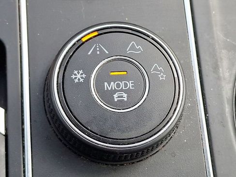 Used 2023 Volkswagen Atlas Cross Sport SE image 23