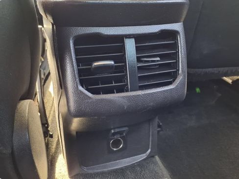Used 2016 Ford Fusion SE FWD image 25