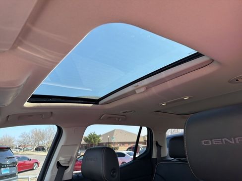 Used 2020 GMC Acadia Denali w/ Denali Ultimate Package image 14